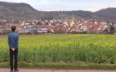 It's good to be back home! Finally, I can have a long walk through the beautiful fields of Entringen again.