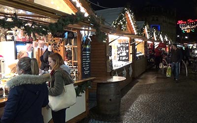 Several stalls of the Christmas market in Sheffield! I've got some nice presents for my family there.