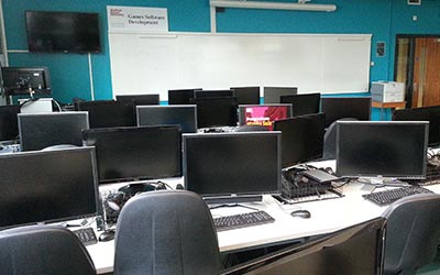 One of our lab rooms in the Cantor building. Everything you need for doing great work!